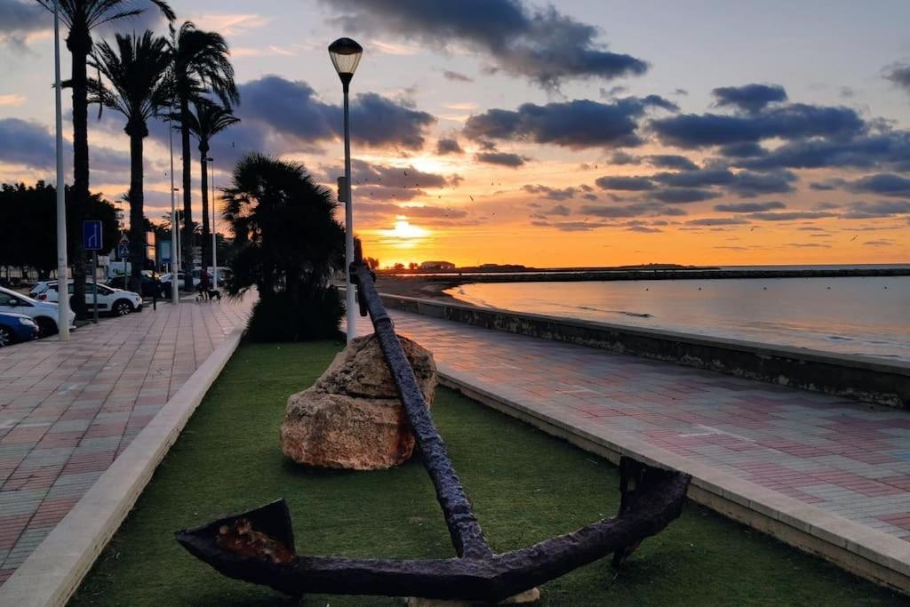 Santa Pola Con Tres Dormitorios Playa Levante Buitenkant foto